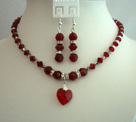 http://www.fashionjewelryforeveryone.com/CrystalsPhotos/nsc254.jpg