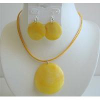Sexy Stunning Yellow Shell Necklace Set Round Pendant w/ Shell Round Earrings