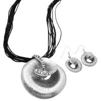 Stylish Traditional Silver Pendant With Black Diamond Crystals Ethnic Set