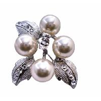 Flower Pearls Brooch w/ Silver Casting Leaves Decoraed Cubic Zircon Gorgeous Brooch