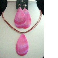 Fuschia Shell Leaf Pendant Necklace Set w/ Multi Strand
