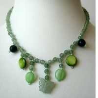 Pretty & Cute Green Lucite Bead Necklace w/ Simulated Stone Dangling