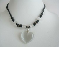 PUre White Heart Pendant Necklace Cat Eye White Heart Black Beaded Choker Necklace 